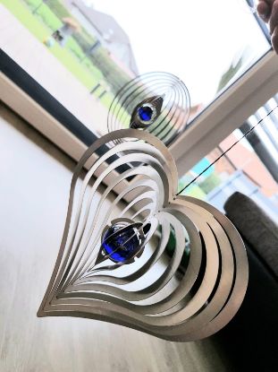 Zeige Details für Windspiel 3-D Mit Blauer Glas-Perle | Herz | Edelstahl Bild von Windspiel 3-D Mit Blauer Glas-Perle | Herz | Edelstahl