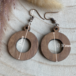 Picture of Kreisförmige Creolen Hängeohrringe aus Nussbaum-Holz, Holzschmuck, Ideal als kleines Geschenk für zB. eine Freundin, passender Ohrhänger als Hochzeit- oder Trachtenschmuck